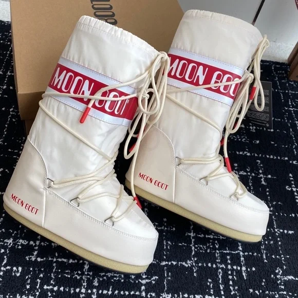 Moon Boot Women's Cream and Red Snow Boots - Picture 2 of 6